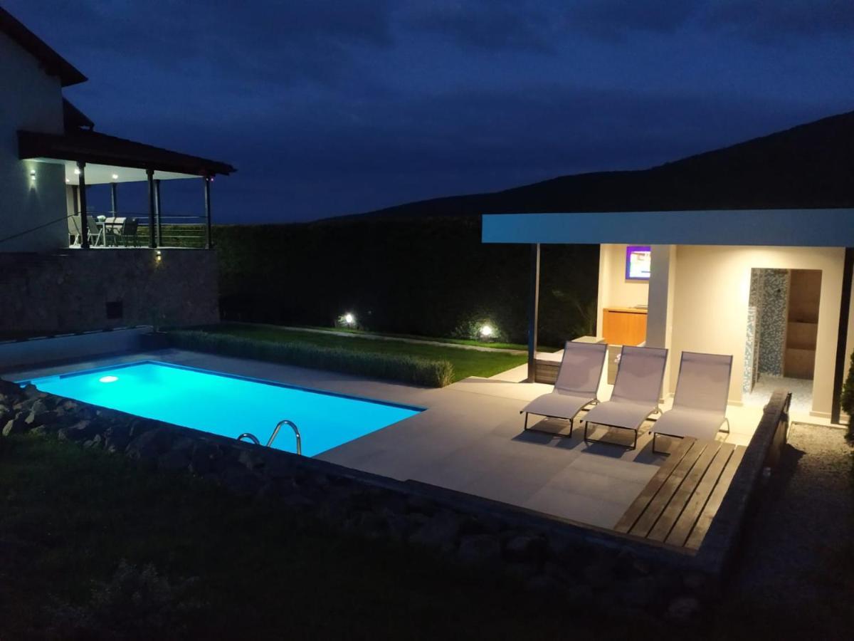 Vila Gosen Sard ภายนอก รูปภาพ
