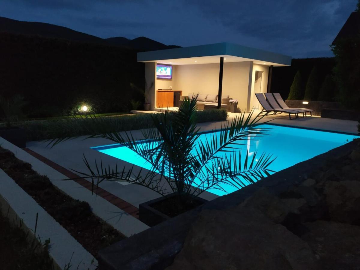 Vila Gosen Sard ภายนอก รูปภาพ